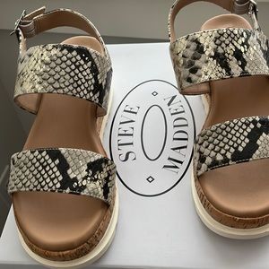 Steven Madden Brenda gold snake sandals. Size 7 brand new in box never worn.